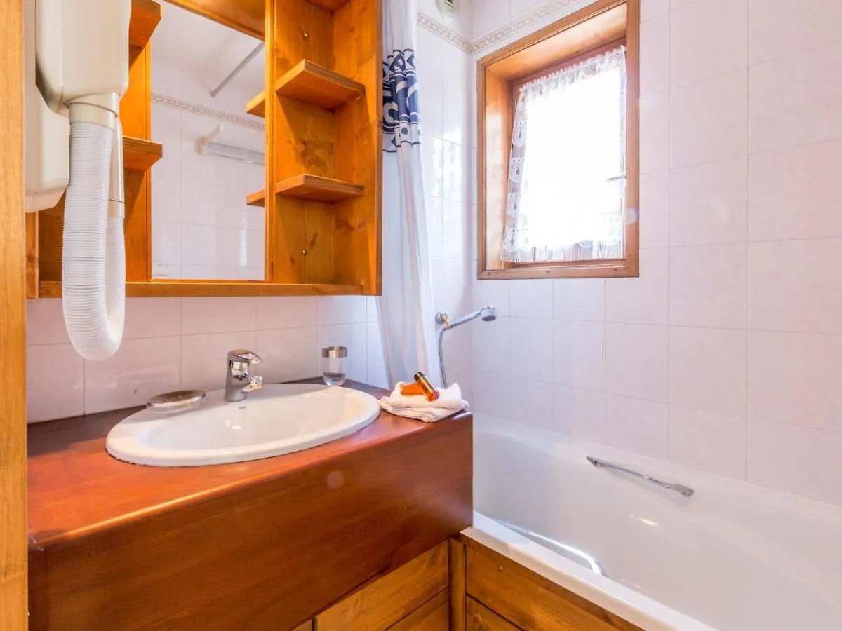 Spacieux Appartement 3 Pieces Avec Balcon, Depart Skis Aux Pieds, Wifi A Val-D'Isere - Fr-1-694-103 0*,  France